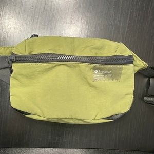 LULULEMON CLEAN LINES BELT BAG IN BRONZE GREEN